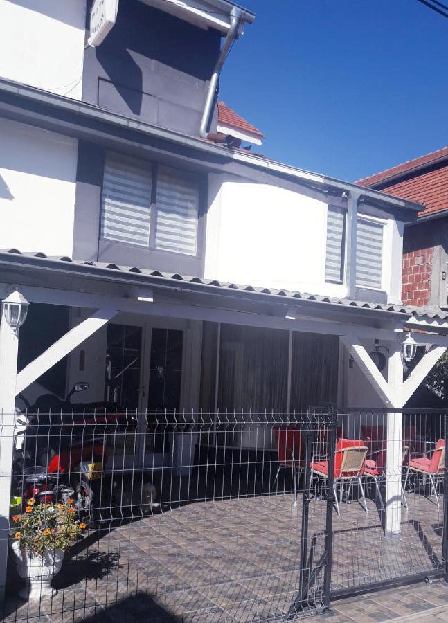 Apartmani Ni Exterior foto